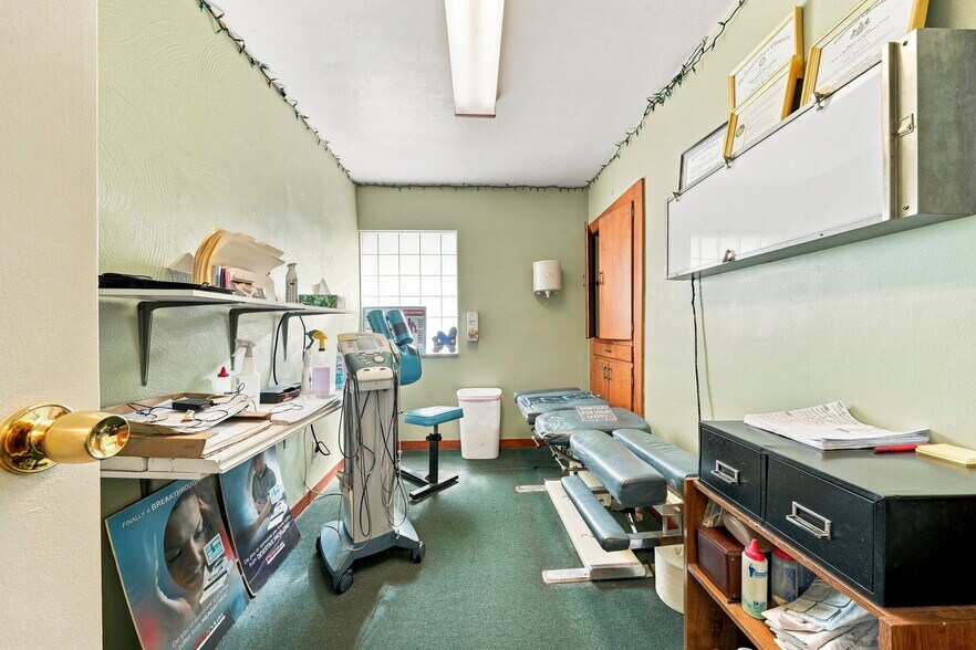 More Photos Of 1802 Lincoln Way, McKeesport Medical For Sale