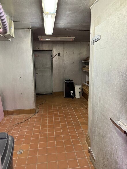 More Photos Of 109 E B St, Cedar Creek Freestanding For Sale