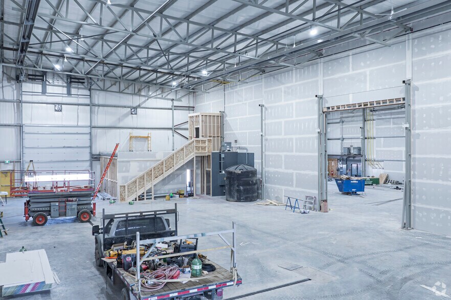 More Photos Of 233193 Range Road 283, Calgary Manufacturing For Lease