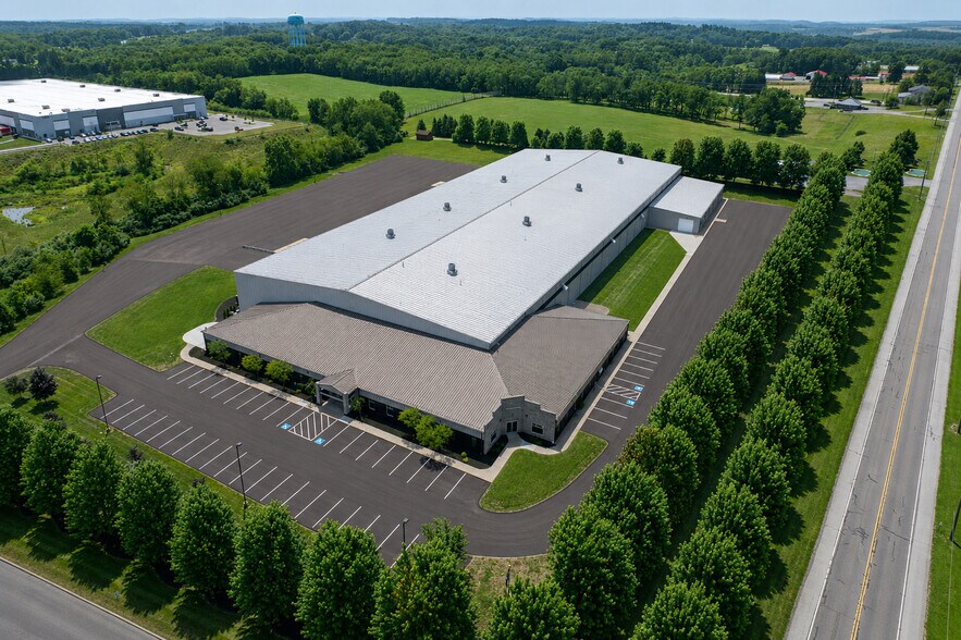 More Photos Of 220 S Noah Dr, Saxonburg Distribution For Lease