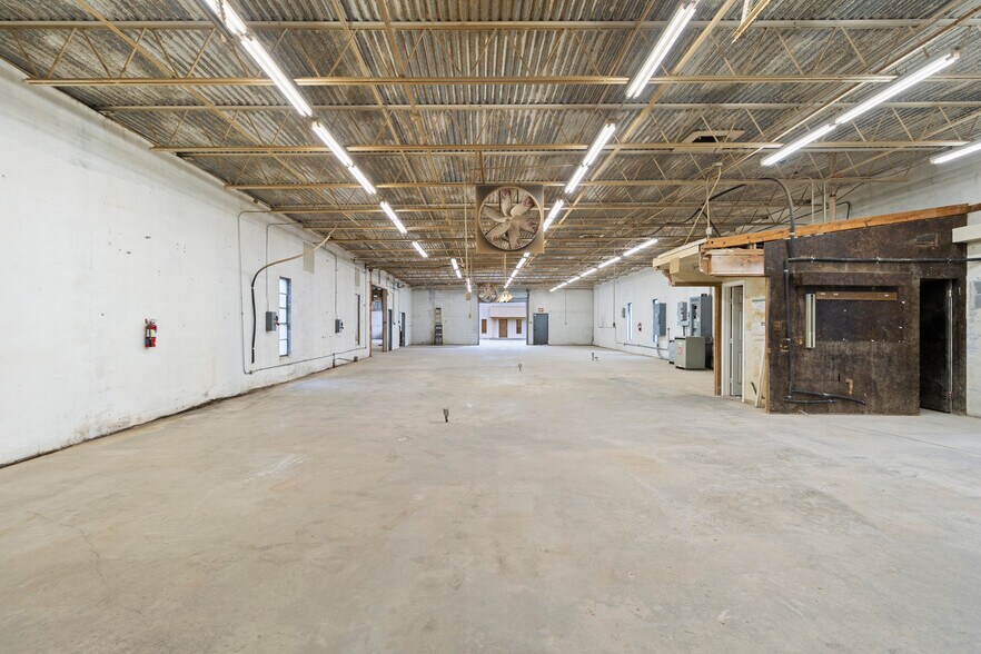More Photos Of 7031 State Highway 75 S, Huntsville Manufacturing For Sale