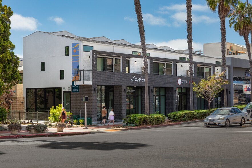More Photos Of 7606 Girard Ave, La Jolla Apartments For Sale