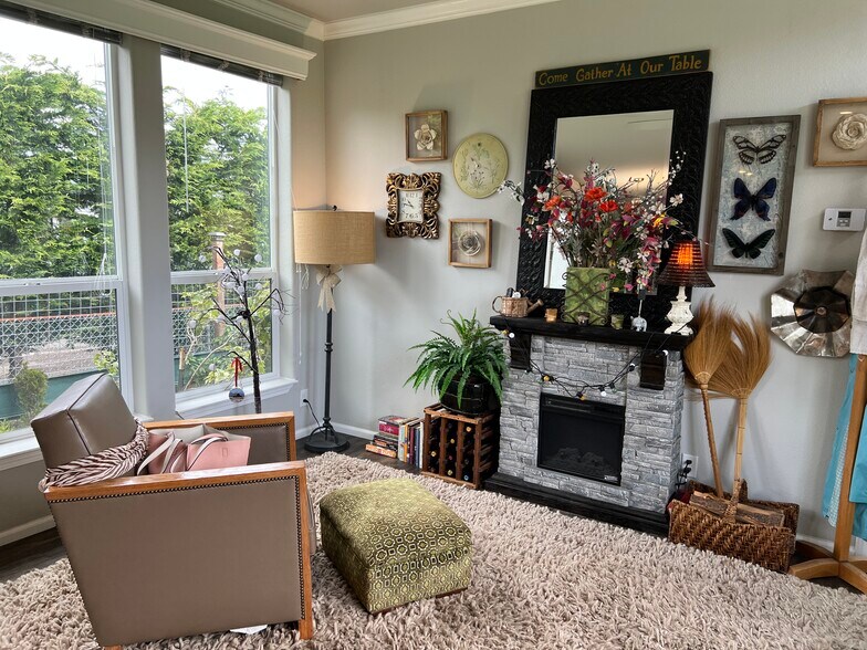 More Photos Of 1311 Bay Ave, Ocean Park General Retail For Sale