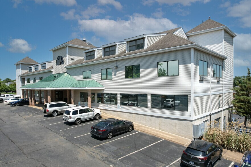 More Photos Of 602 S King St, Leesburg Office For Lease