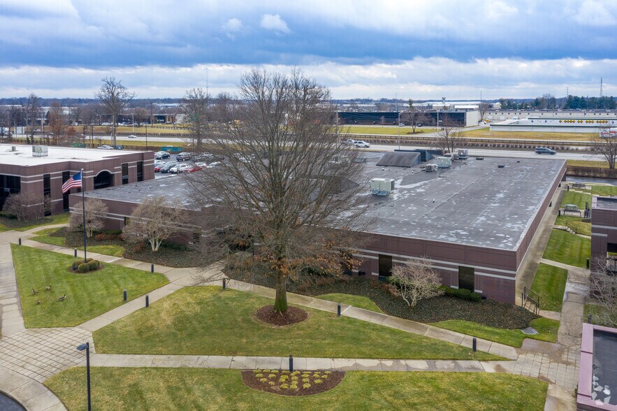 More Photos Of 10170 Linn Station Rd, Louisville Unknown For Lease