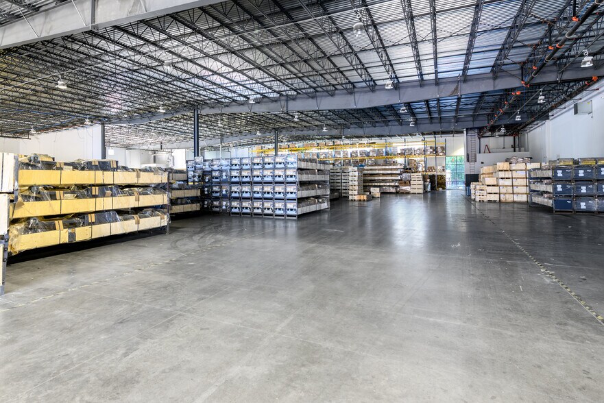 More Photos Of 1755 E Lemonwood Dr, Santa Paula Distribution For Sale