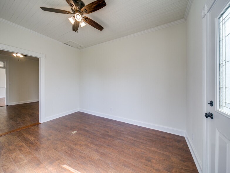 More Photos Of 824 5a-2 High St, Comfort Medical For Sale