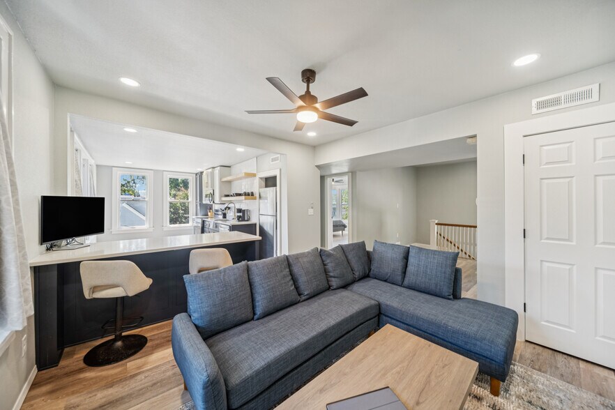 More Photos Of 1703 S Quaker Ave, Tulsa Apartments For Sale