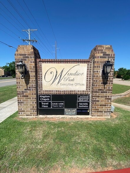 More Photos Of 307 E Danforth Rd, Edmond Office Residential For Sale