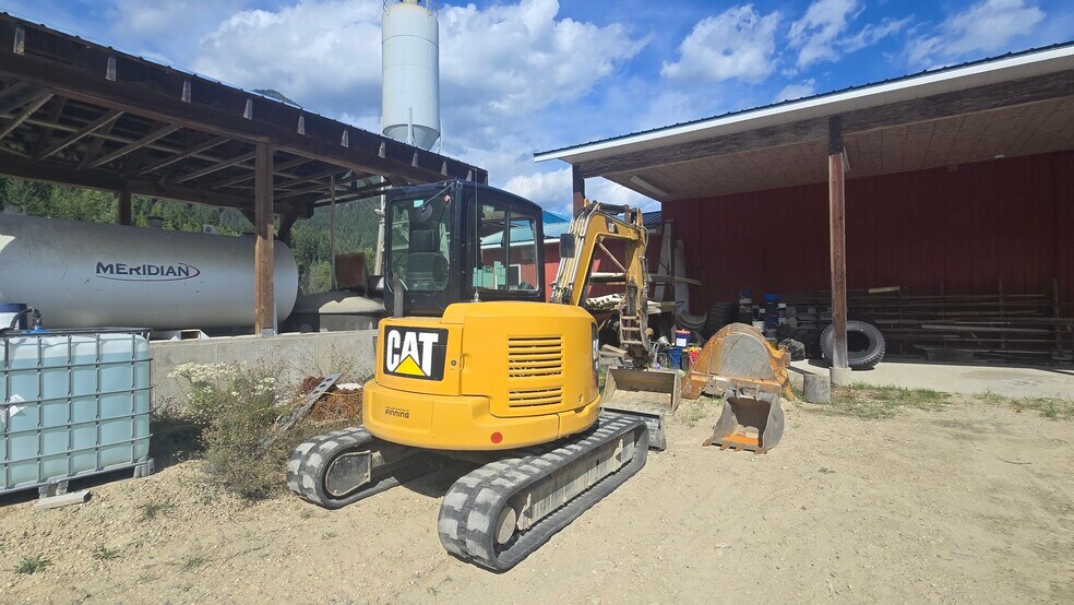 More Photos Of 1500 Hot Springs Rd, Nakusp Industrial For Sale