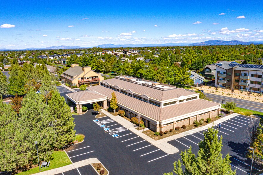 More Photos Of 2090 NE Wyatt Ct, Bend Medical For Sale