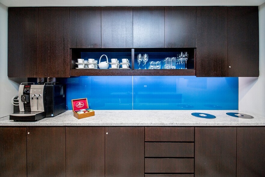 More Photos Of 1 International Pl, Boston Office For Lease