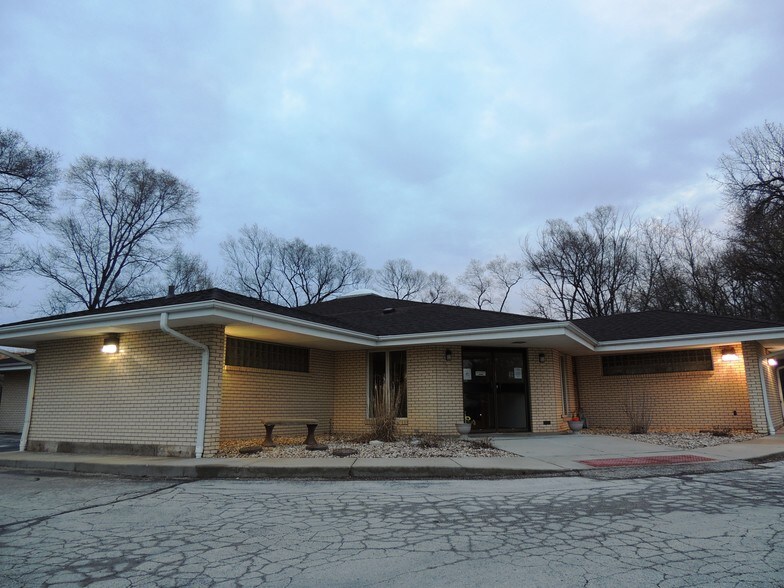 More Photos Of 7399 Forest Hills Rd, Loves Park Office For Sale