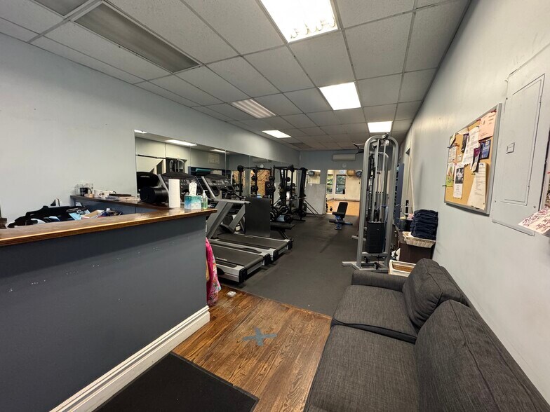 More Photos Of 42 5th Ave, Brooklyn Storefront Retail Residential For Lease