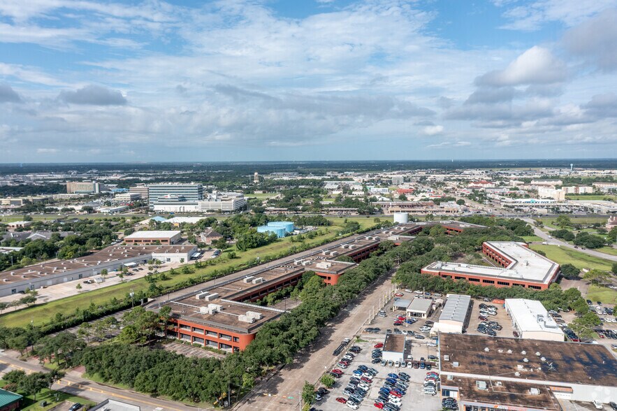 More Photos Of 600 Gemini St, Houston Office For Lease