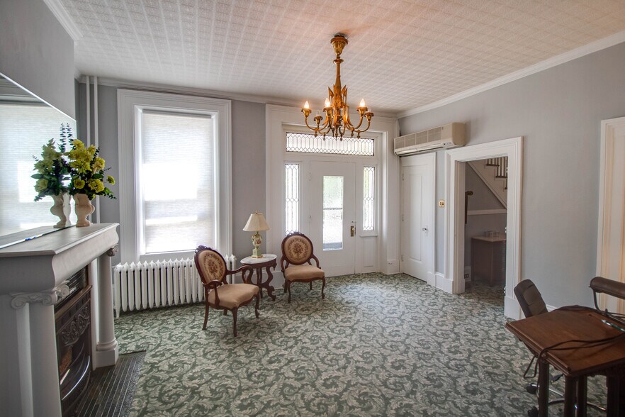 More Photos Of 212 E Main St, Carlinville Office Residential For Sale