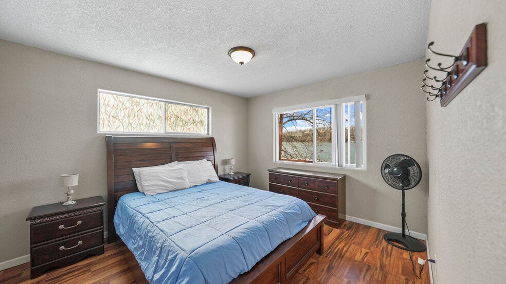 More Photos Of 91 Breeze Dr, Camdenton Hotel For Sale