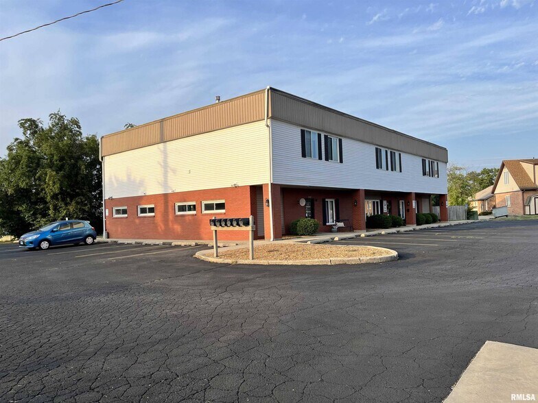 More Photos Of 987 Clock Tower Dr, Springfield Apartments For Sale