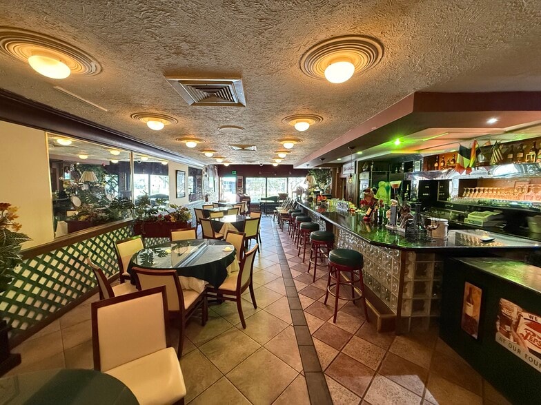 More Photos Of 1902 Harrison St, Hollywood Restaurant For Lease