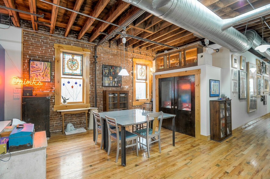 More Photos Of 1600 Locust St, Kansas City Storefront Retail Office For Sale