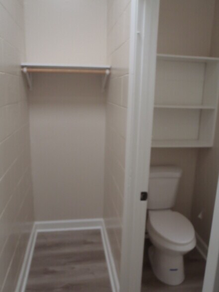 More Photos Of 2025 McLarty Dr, Newport Office For Sale