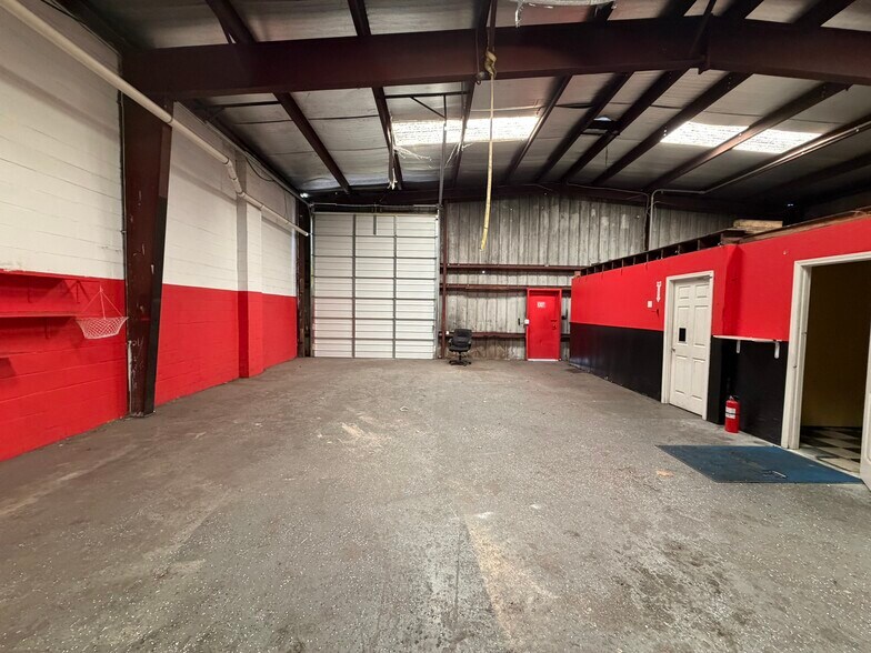 More Photos Of 1349 Veterans Memorial Hwy, Kenner Service For Sale