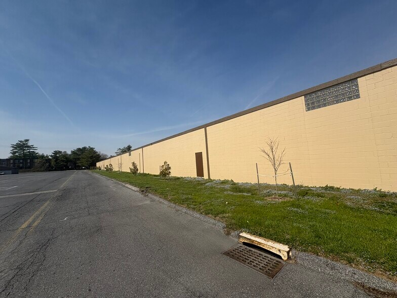 More Photos Of 4241 Brookhill Rd, Baltimore Warehouse For Lease