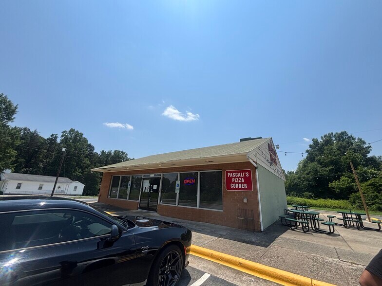 More Photos Of 1814 Mount Hope Chu Rd, Mc Leansville Restaurant For Lease