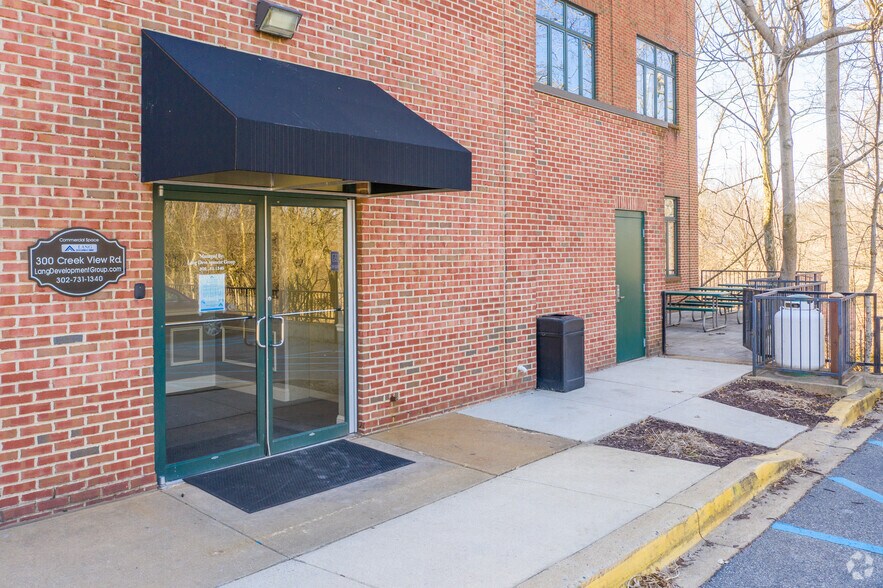 More Photos Of 300 Creek View Rd, Newark Office For Lease