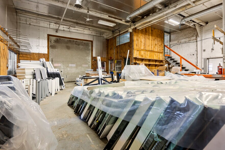 More Photos Of 403-409 N Pearl St, Albany Warehouse For Sale