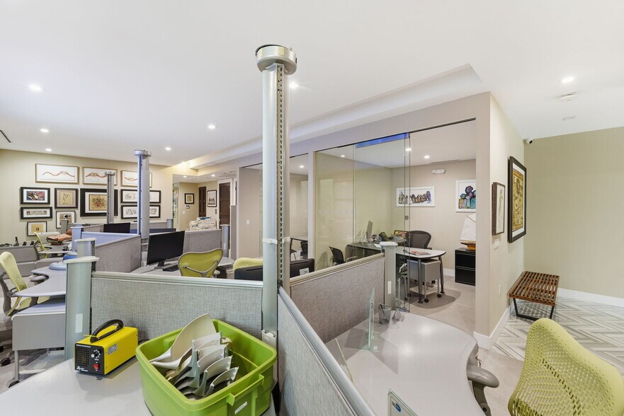 More Photos Of 45 Valencia Ave, Coral Gables Storefront Retail Office For Sale