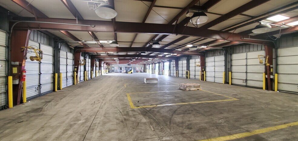 More Photos Of 4375 Glenbrook Rd, Willoughby Truck Terminal For Lease