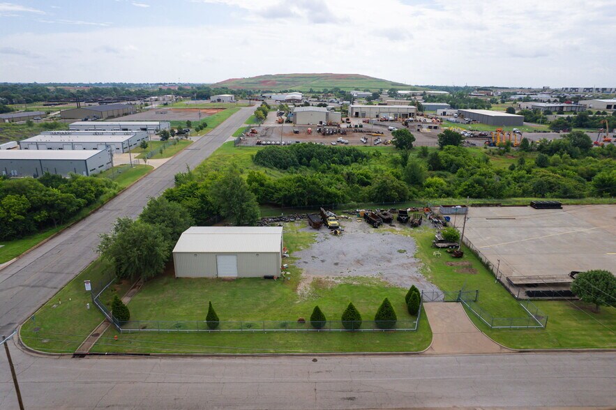 More Photos Of 6712 Pat Ave, Oklahoma City Industrial For Sale