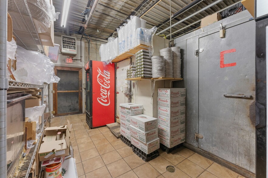 More Photos Of 525 Main St, Leominster Restaurant For Lease