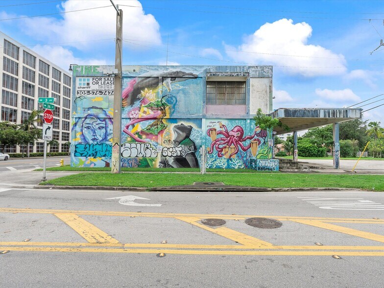 More Photos Of 301 NW 36th St, Miami General Retail For Sale