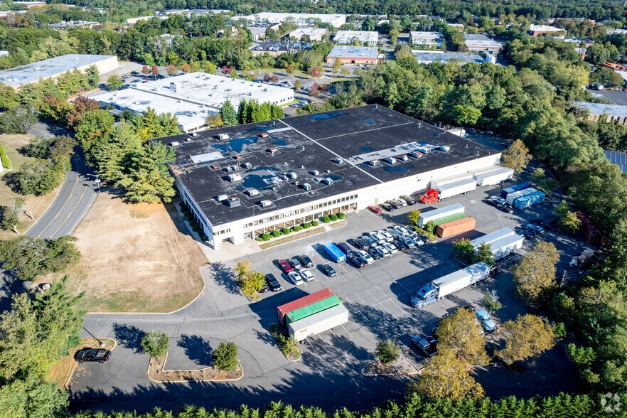 More Photos Of 55 Kennedy Dr, Hauppauge Flex For Lease