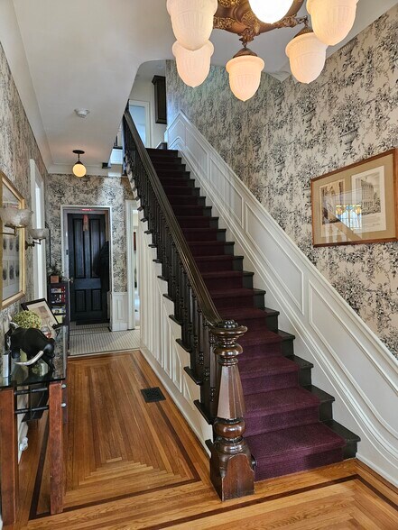 More Photos Of 511 N New St, Bethlehem Office Residential For Sale