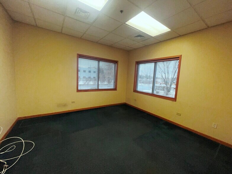 More Photos Of 19027 S Jodi Rd, Mokena Warehouse For Lease