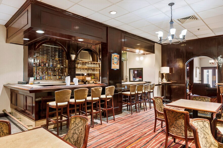 More Photos Of 3 Watervliet Avenue Ext, Albany Hotel For Sale