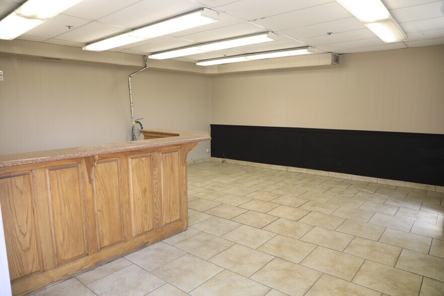 More Photos Of 2080 Harlem Ave, Riverside Auto Repair For Lease