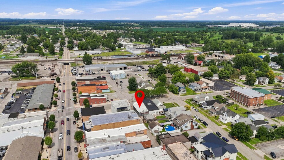 More Photos Of 115 E King St, Garrett General Retail For Sale