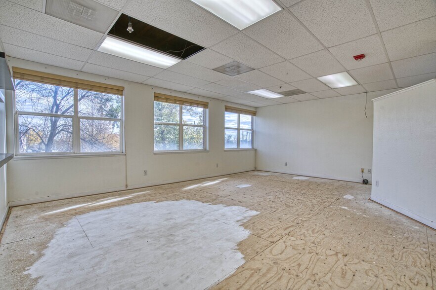 More Photos Of 201 Terry St, Longmont Storefront For Lease