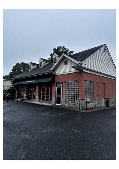 More Photos Of 478 Glen Cove Ave, Sea Cliff Restaurant For Sale