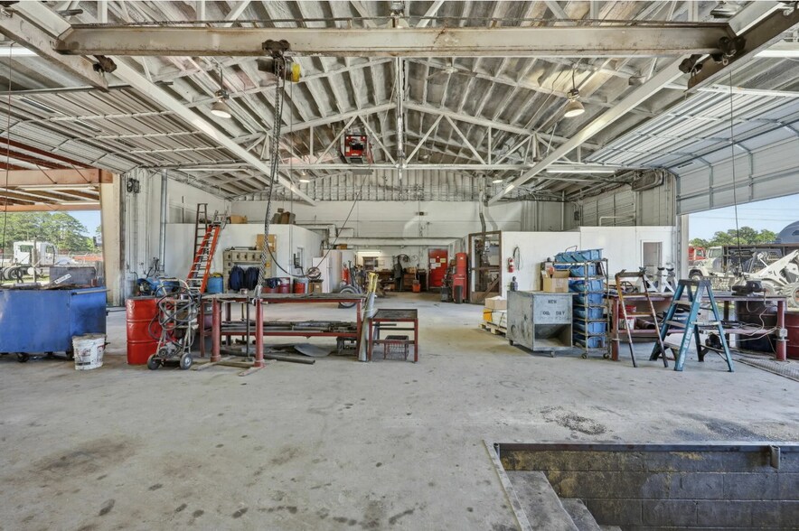 More Photos Of 2705 US 70 Hwy E, New Bern Light Manufacturing For Sale
