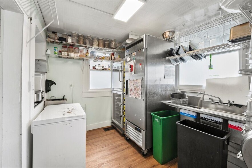 More Photos Of 4 White St, Saint Augustine Storefront For Lease