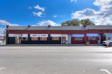 More Photos Of 1915 19th & Leavenworth Building, Omaha Restaurant For Lease