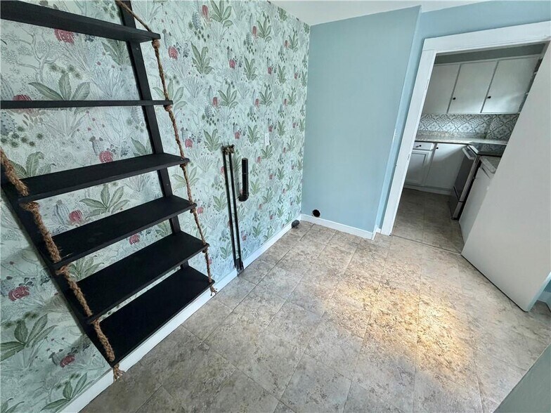 More Photos Of 35 Eaton Ave, Norwich Apartments For Sale