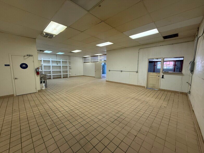 More Photos Of 1335 Railroad St, Paso Robles Storefront For Lease