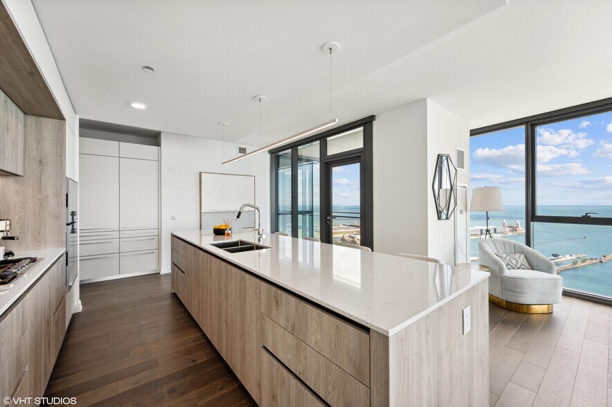 More Photos Of 211 N Harbor Dr, Chicago Apartments For Lease