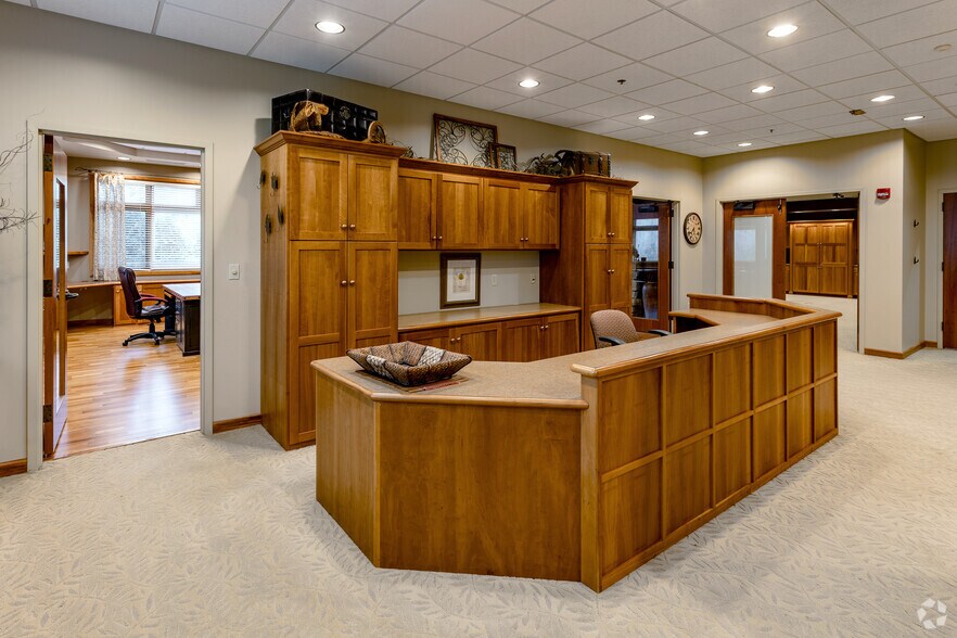 More Photos Of 1920 Turning Leaf Ln SW, Alexandria Warehouse For Lease